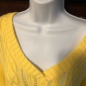 North crest yellow cable sweater 1x
